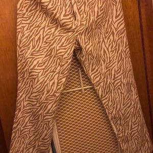 Chico’s tan zebra pants size 1.5=10  ankle length
